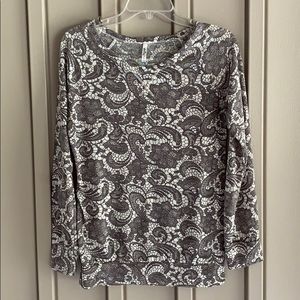 Wallflower Printed Shirt size Medium